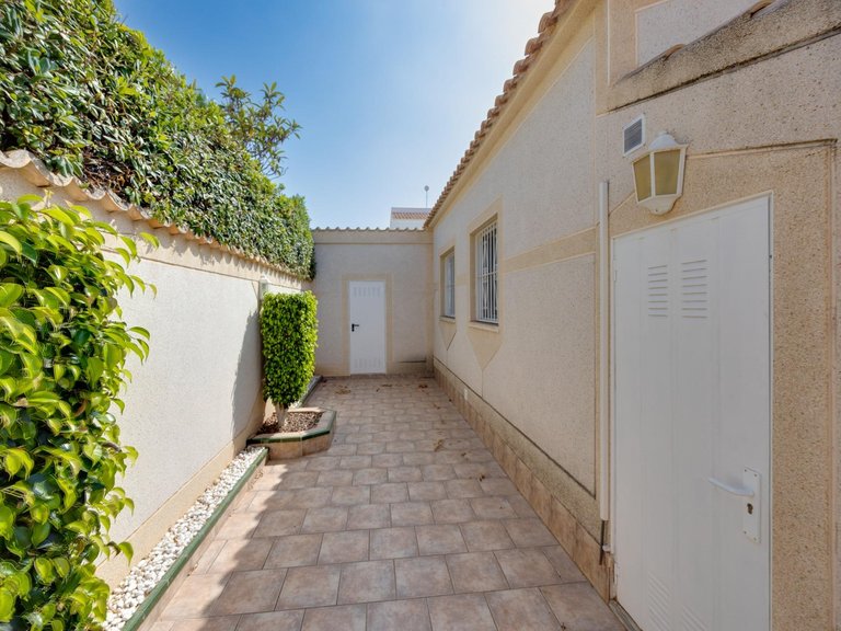 Villa for Sale in La Florida, Orihuela Costa, Alicante 15