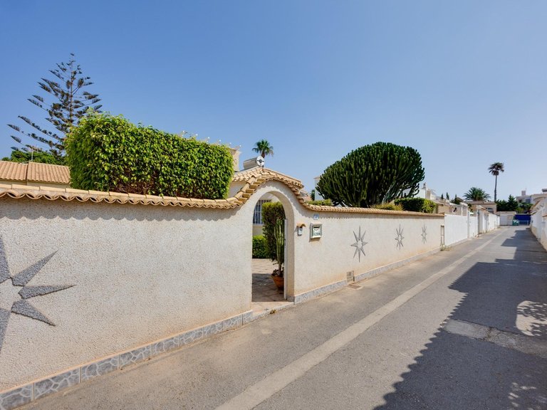 Villa for Sale in La Florida, Orihuela Costa, Alicante 2
