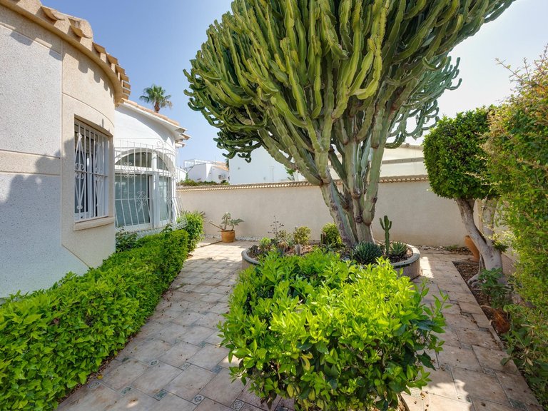 Villa for Sale in La Florida, Orihuela Costa, Alicante 6