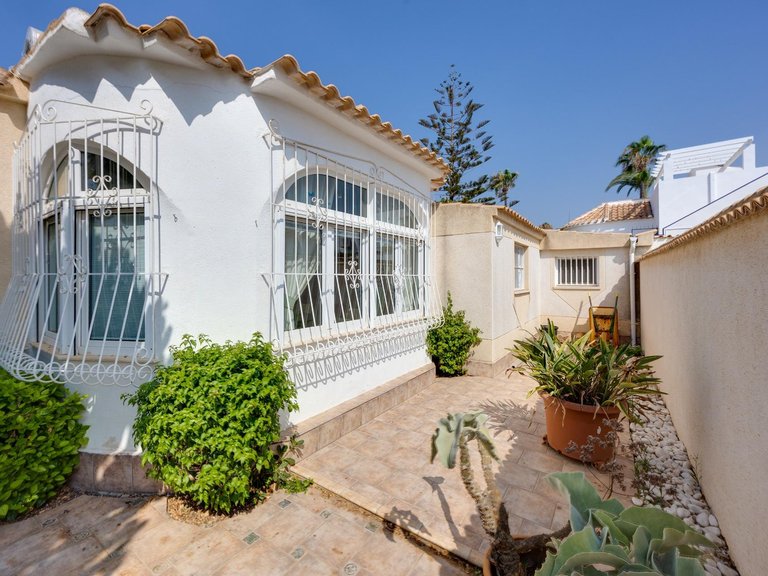 Villa for Sale in La Florida, Orihuela Costa, Alicante 8