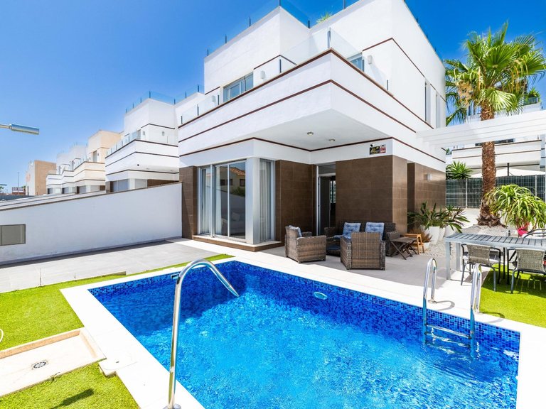 Villa for Sale in Inland Rojales, Alicante 1