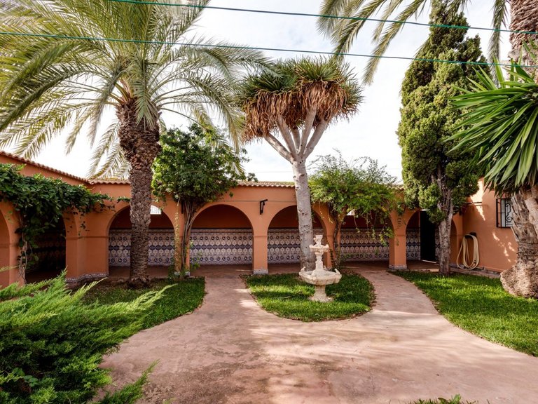 Villa for Sale in Costa Blanca Torrevieja, Alicante 2