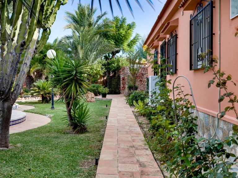 Villa for Sale in Costa Blanca Torrevieja, Alicante 29