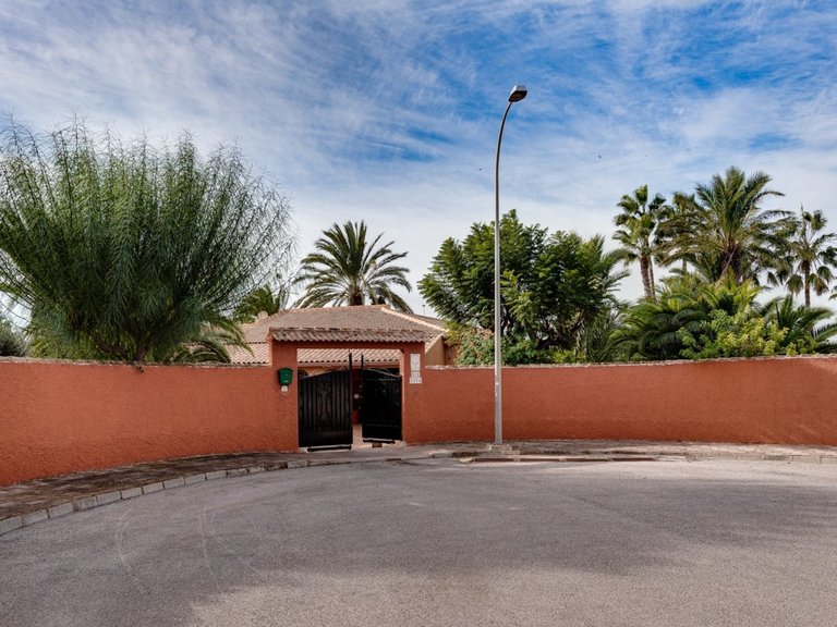 Villa for Sale in Costa Blanca Torrevieja, Alicante 3
