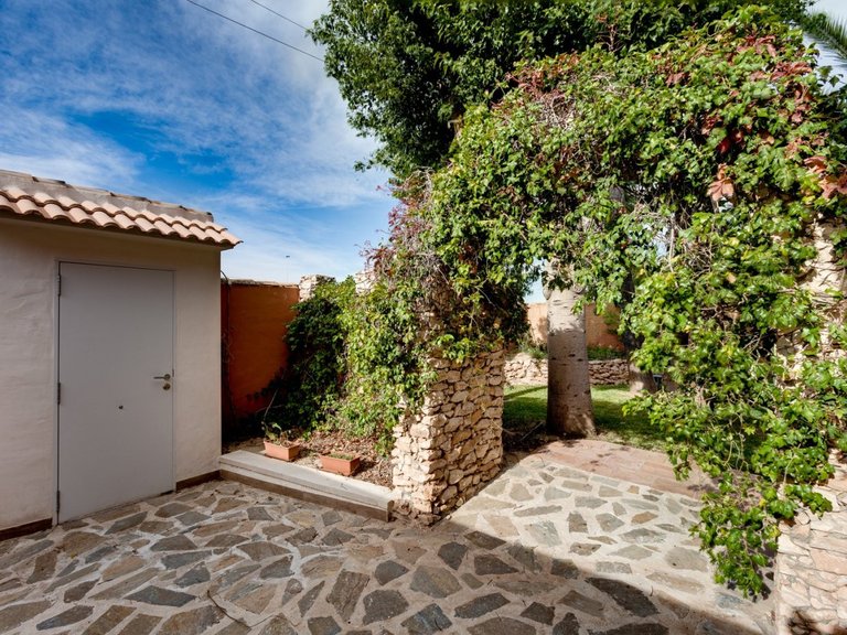 Villa for Sale in Costa Blanca Torrevieja, Alicante 30