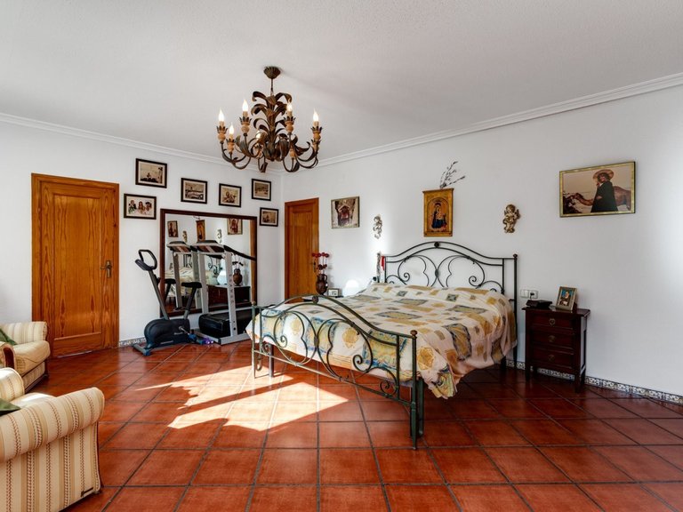 Villa for Sale in Costa Blanca Torrevieja, Alicante 36