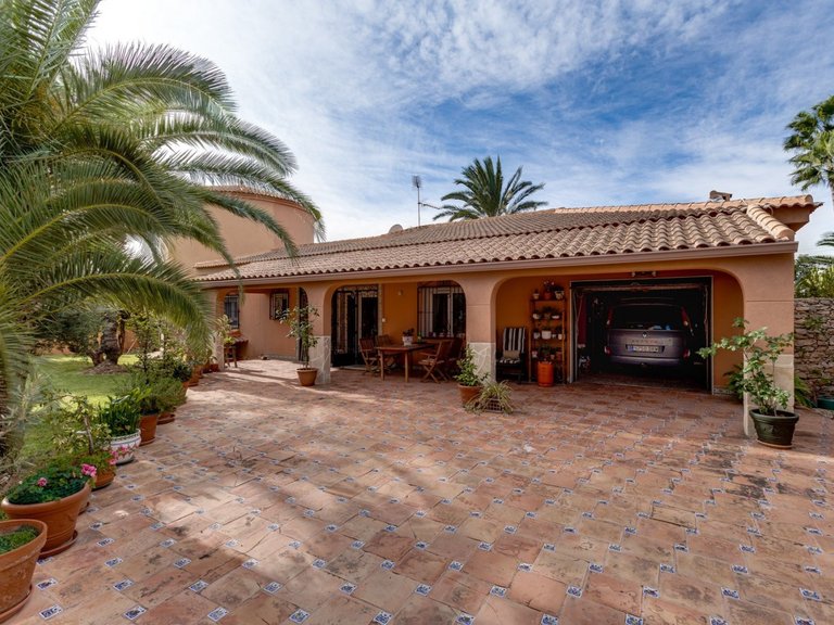 Villa for Sale in Costa Blanca Torrevieja, Alicante 4