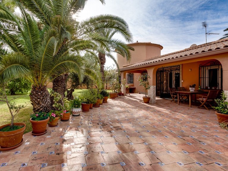 Villa for Sale in Costa Blanca Torrevieja, Alicante 5
