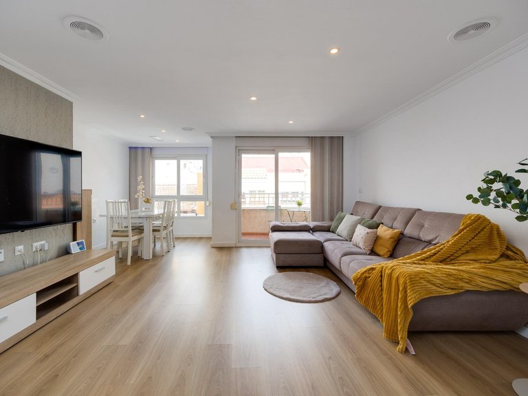 Apartment for Sale in Costa Blanca Torrevieja, Alicante 1