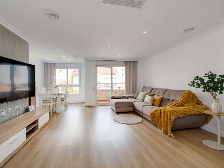 Apartment for Sale in Costa Blanca Torrevieja, Alicante 2