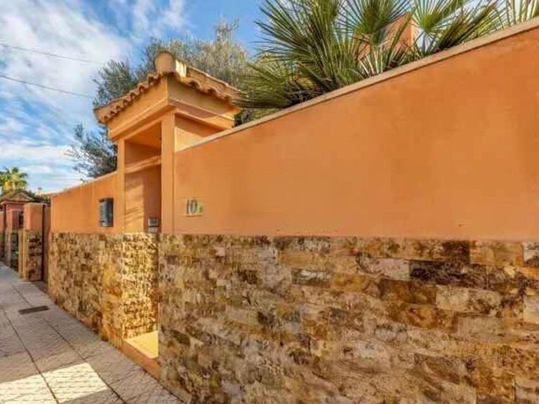 Villa for Sale in Costa Blanca Torrevieja, Alicante 40
