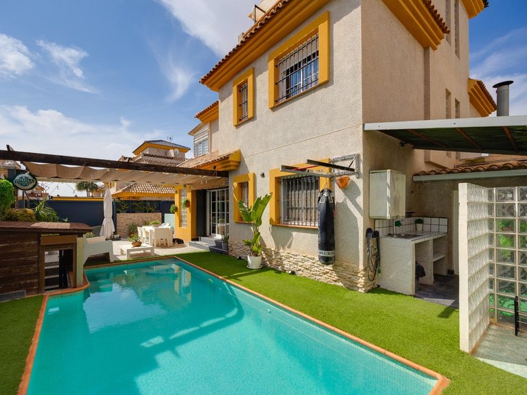 Villa for Sale in Costa Blanca Los Montesinos, Alicante 1