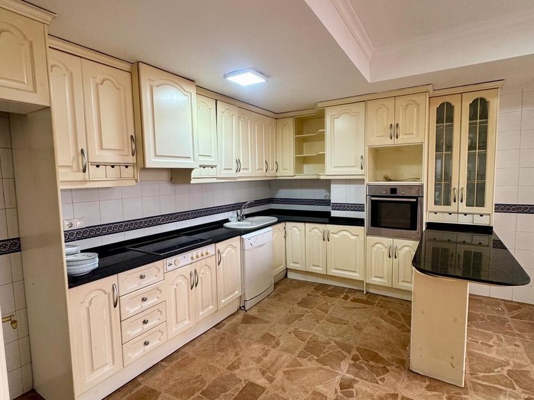 Apartment for Sale in Costa Blanca Torrevieja, Alicante 5