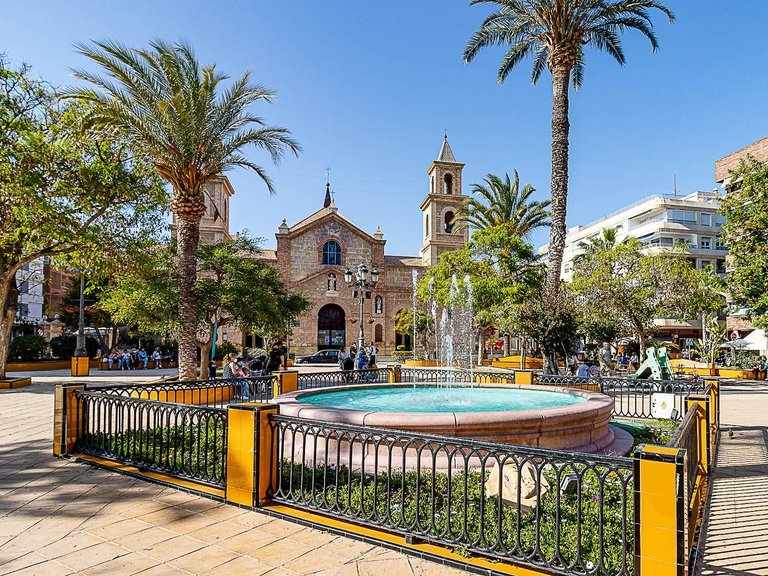 Town House for Sale in Costa Blanca Torrevieja, Alicante 48