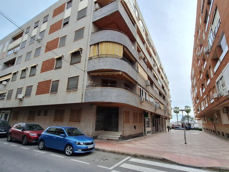 Apartment for Sale in Costa Blanca Torrevieja, Alicante 1