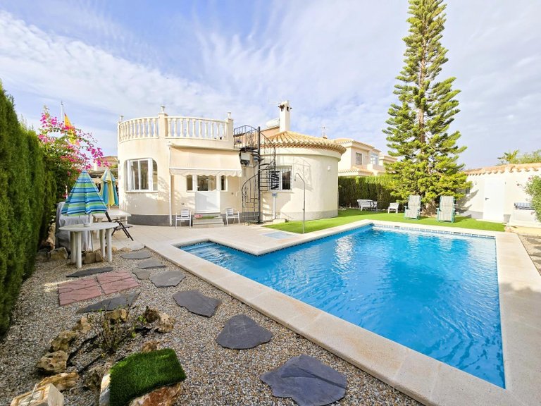 Villa for Sale in Costa Blanca Orihuela Costa, Alicante 1