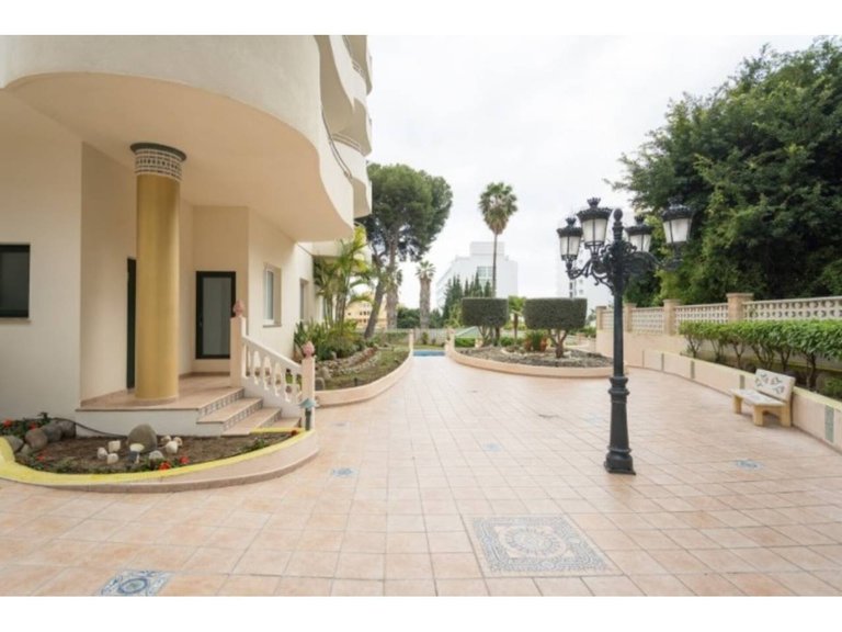 Apartment  for sale in Benalmádena, Malaga 25