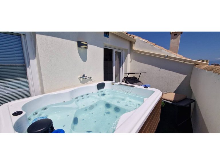 Apartment  for sale in Benalmádena, Malaga 2