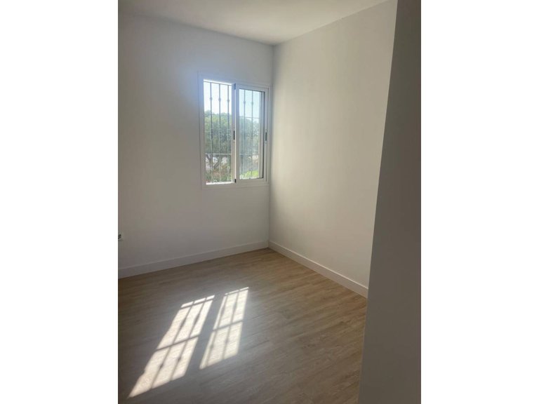 Apartment  for sale in Benalmádena, Malaga 3