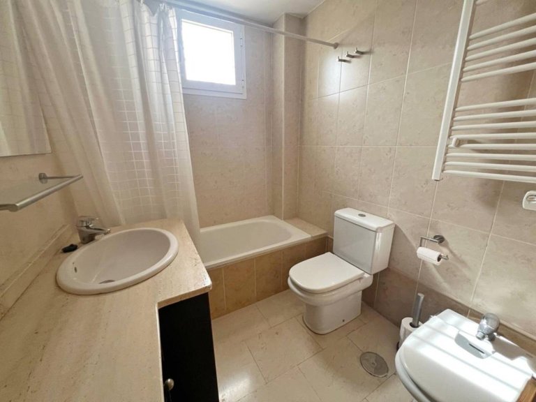 Apartment  for sale in Benalmádena, Malaga 41