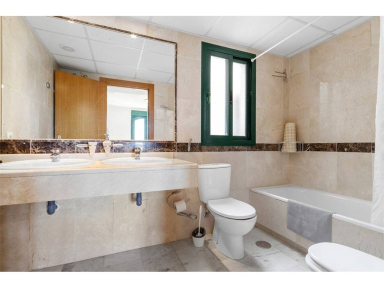 Apartment  for sale in Benalmádena, Malaga 4
