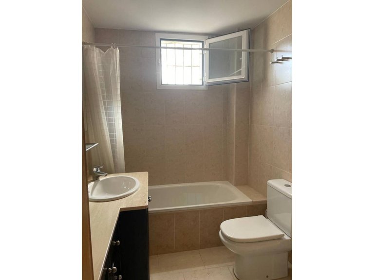 Apartment  for sale in Benalmádena, Malaga 12