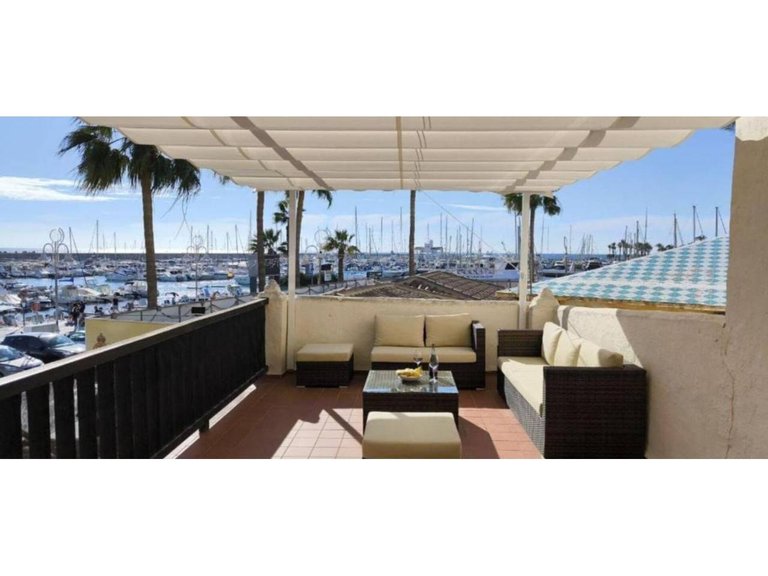 Apartment  for sale in Benalmádena, Malaga 1