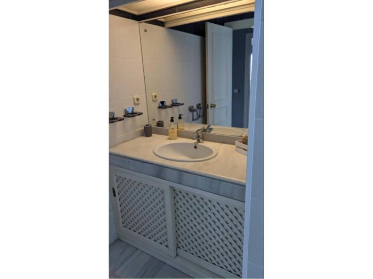 Apartment  for sale in Benalmádena, Malaga 11