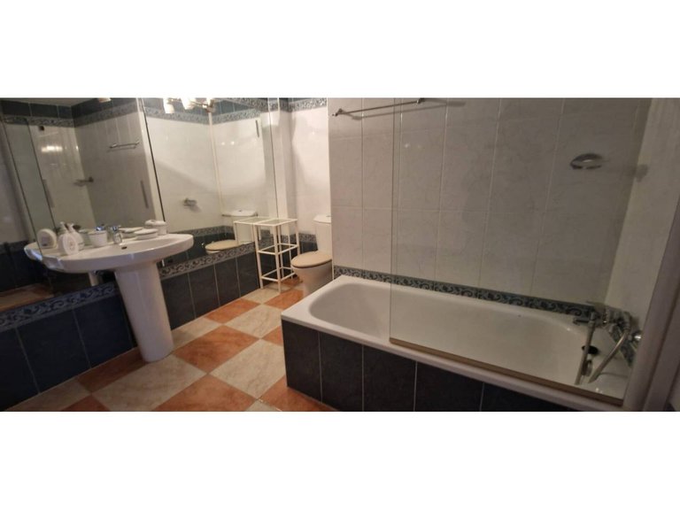 Apartment  for sale in Benalmádena, Malaga 25