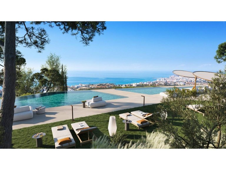 Apartment  for sale in Benalmádena, Malaga 1
