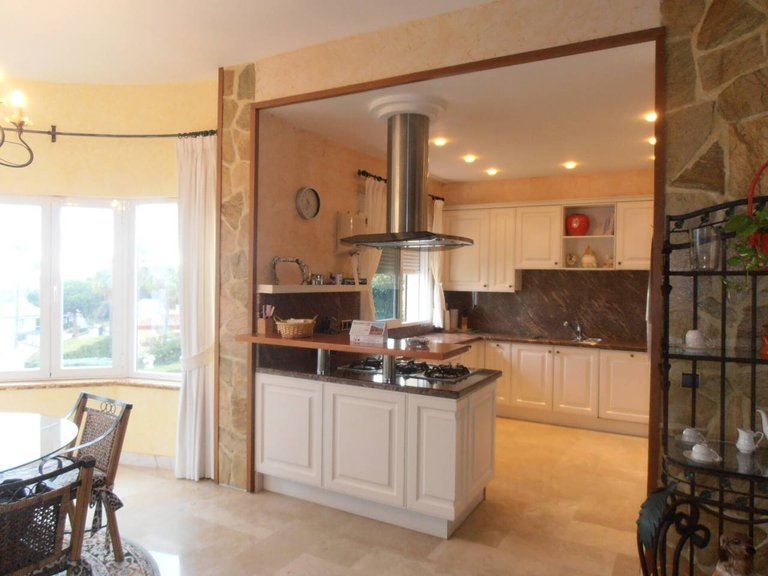 Villa  for sale in Benalmádena, Malaga 3