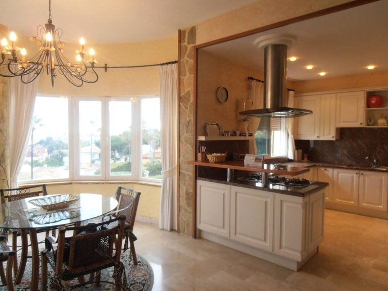 Villa  for sale in Benalmádena, Malaga 8