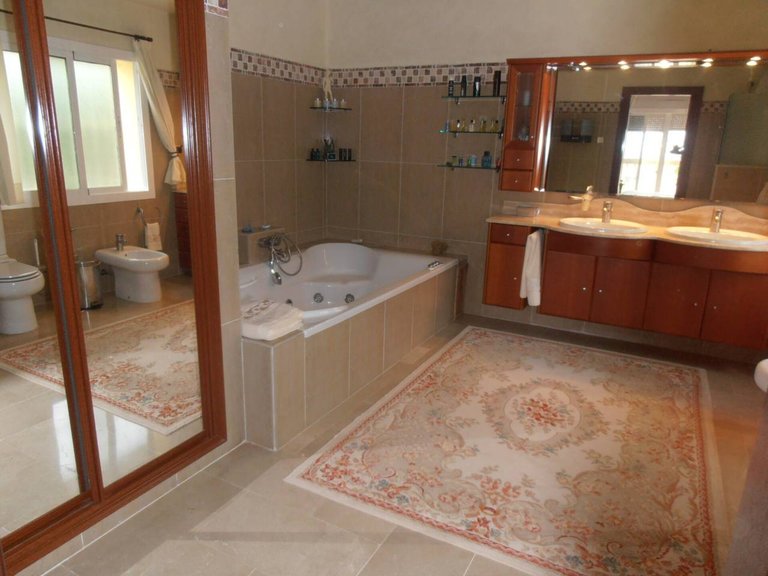 Villa  for sale in Benalmádena, Malaga 39