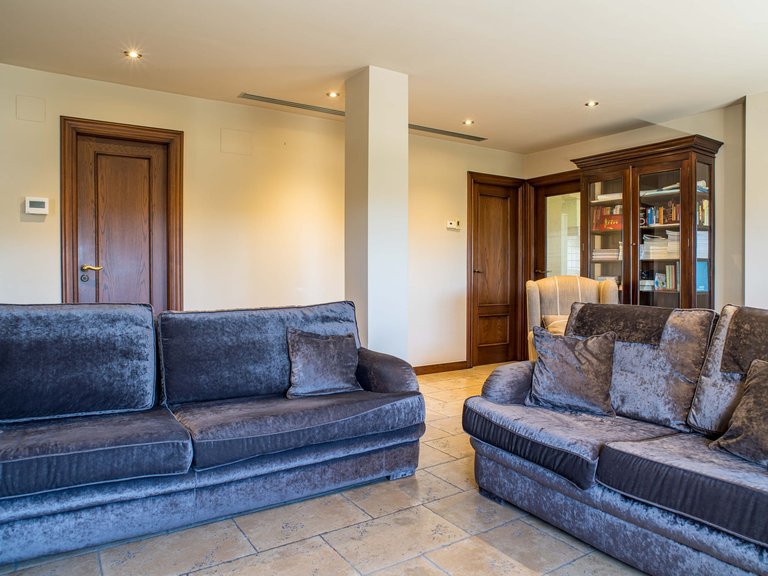 Villa for Sale in Elda, Alicante 20