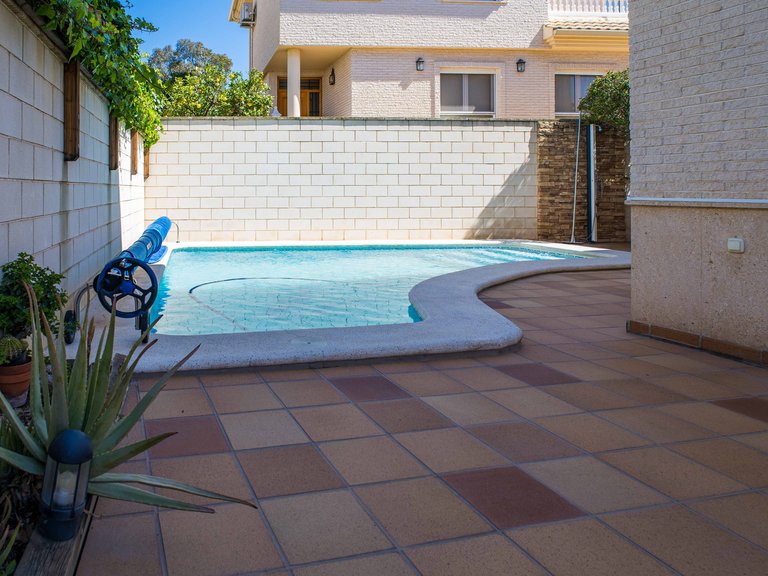 Villa for Sale in Elda, Alicante 4