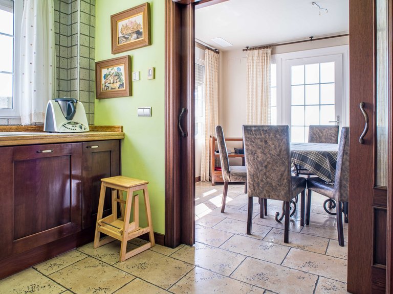Villa for Sale in Elda, Alicante 32