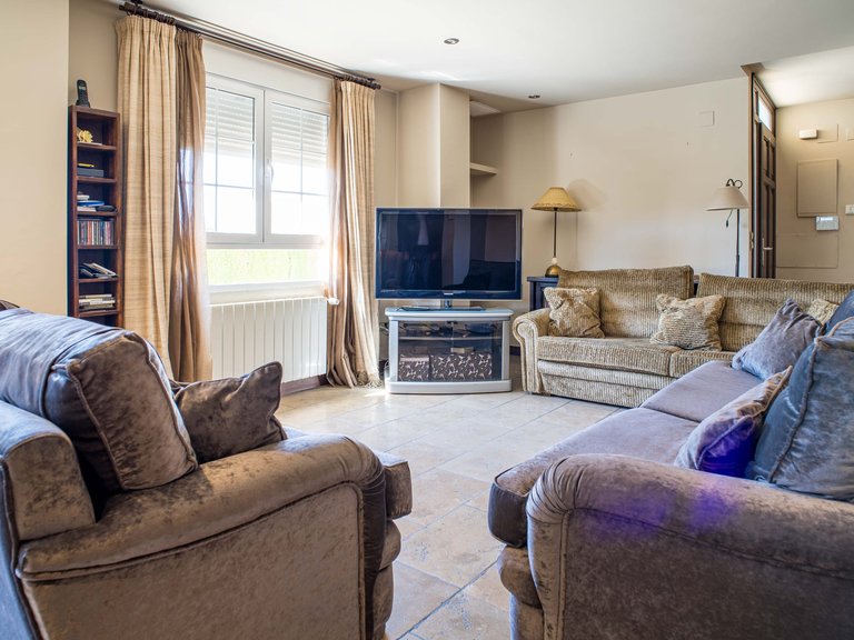 Villa for Sale in Elda, Alicante 23