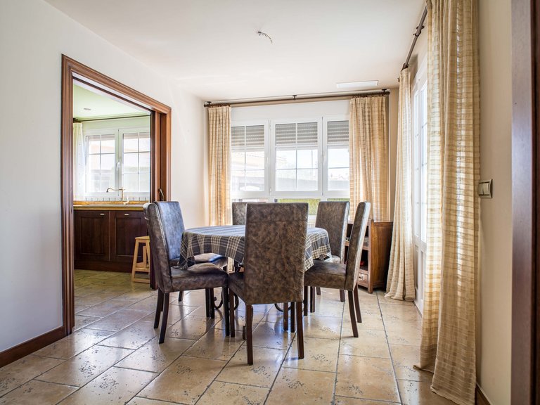 Villa for Sale in Elda, Alicante 36