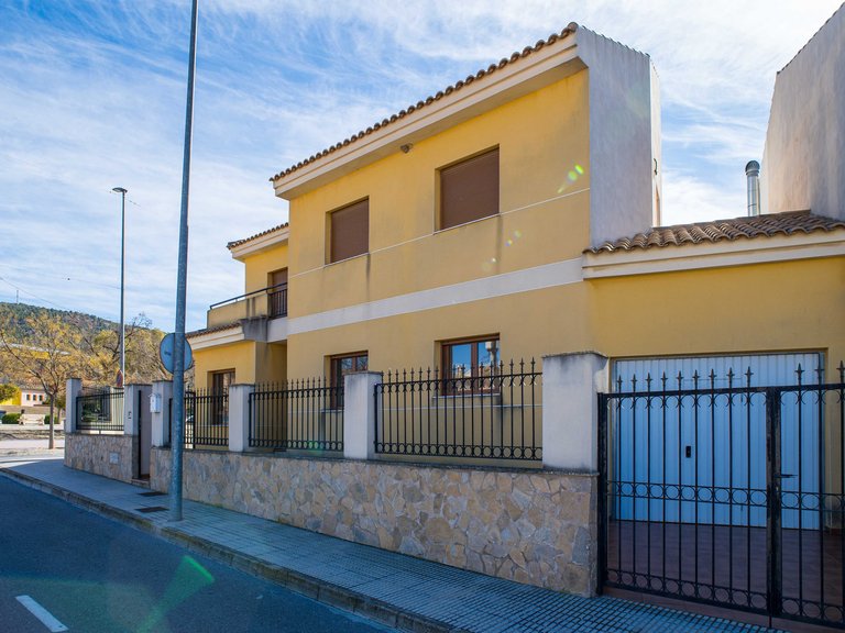 Town House for Sale in Pinoso, Alicante 3