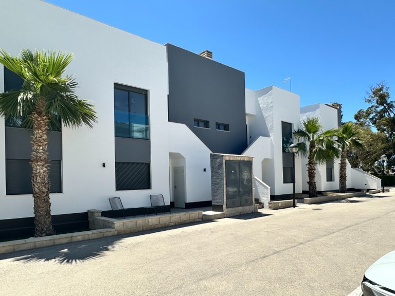 Apartment for Sale in Costa Blanca Guardamar Del Segura, Alicante 1