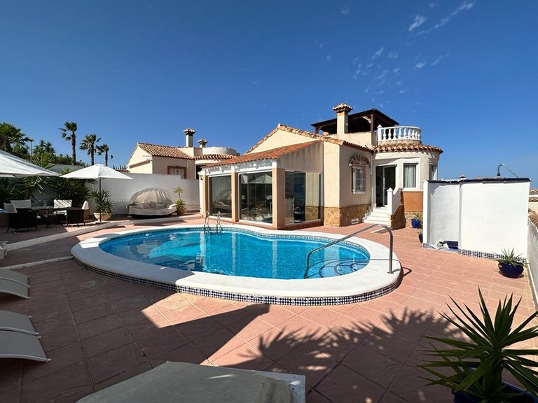 Villa for Sale in San Miguel De Salinas, Alicante 1