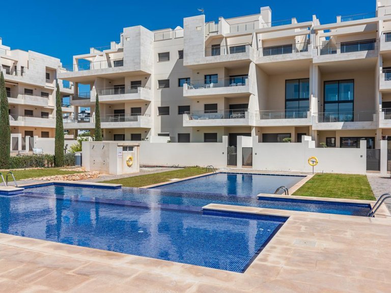 Apartment for Sale in Villamartin, Alicante 30