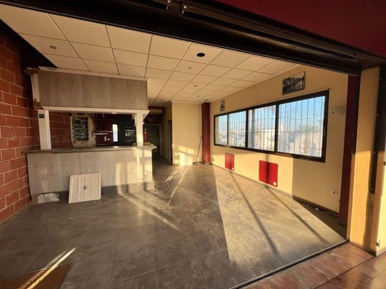 Commercial for Sale in Villamartin, Alicante 1
