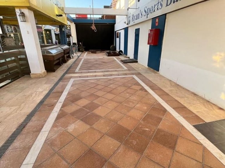 Commercial for Sale in Villamartin, Alicante 9