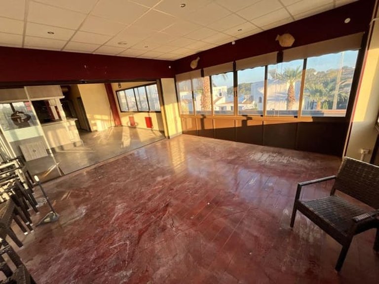 Commercial for Sale in Villamartin, Alicante 13