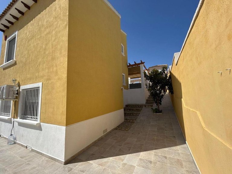 Villa for Sale in San Miguel De Salinas, Alicante 15