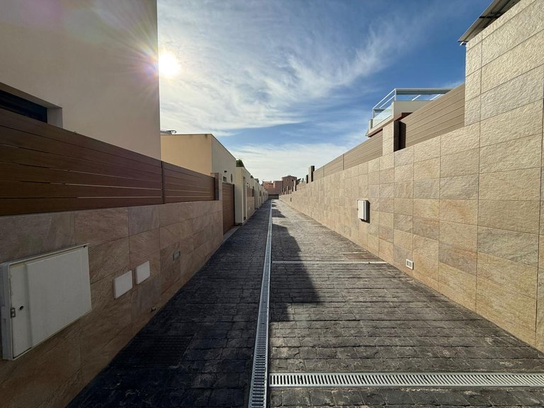 Villa for Sale in Los Montesinos, Alicante 4