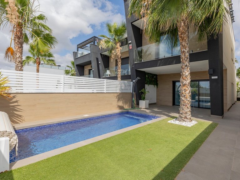 Villa for Sale in Costa Blanca Benijofar, Alicante 1