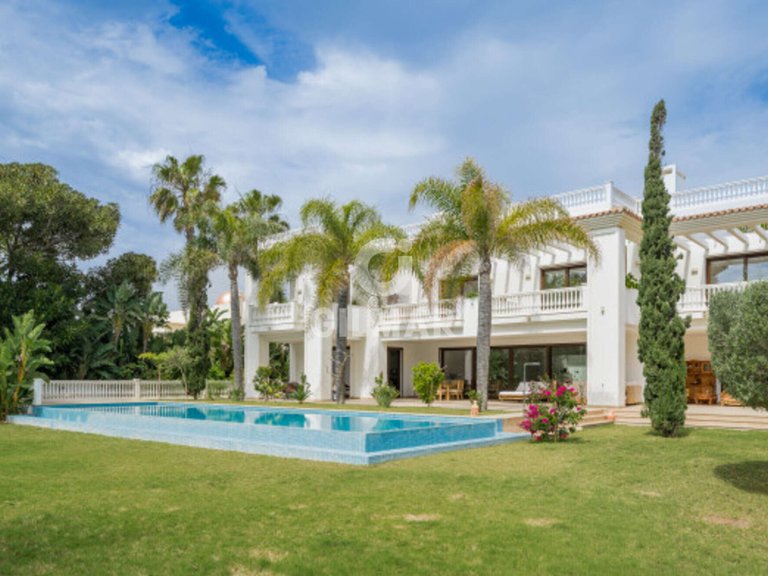 Villa for Sale in Atalaya Isdabe, Malaga 24