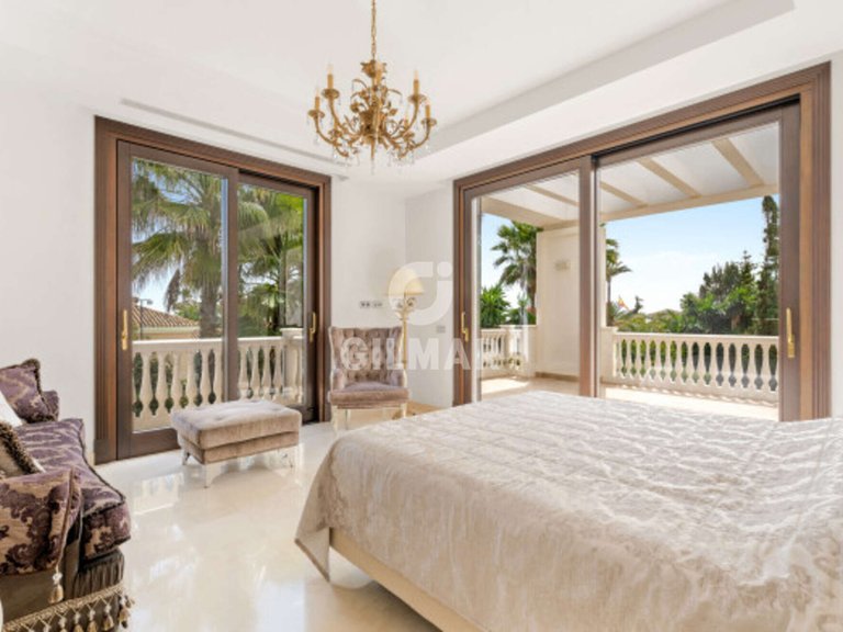 Villa for Sale in Atalaya Isdabe, Malaga 18